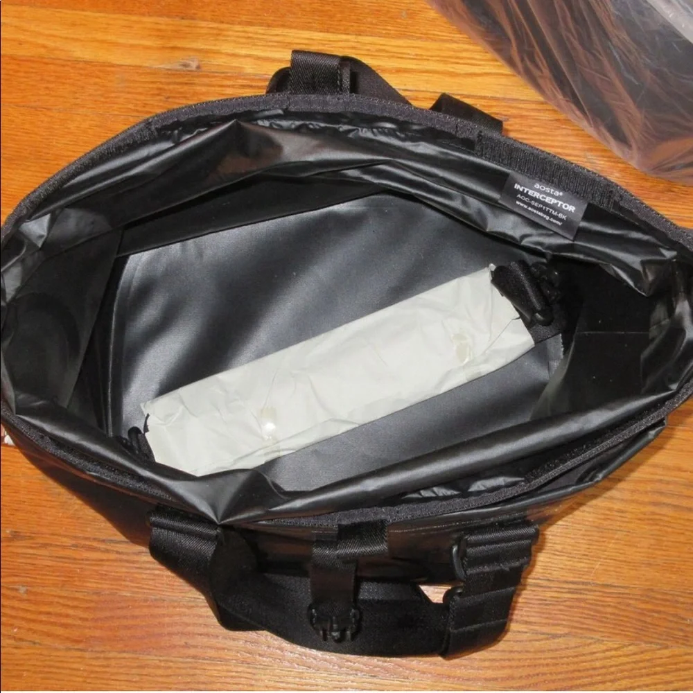 Camera Bag - Picture 8 of 12
